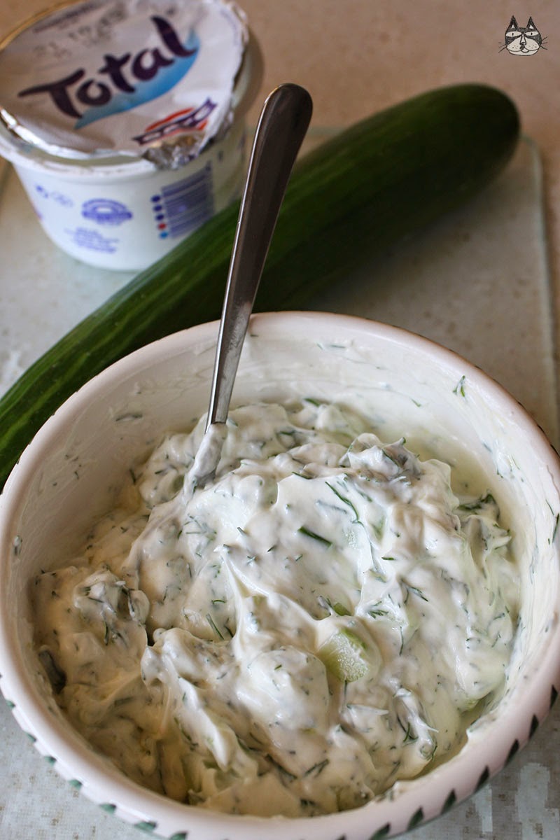 Tzatziki (Cucumber and Yogurt&nbsp;Dip)