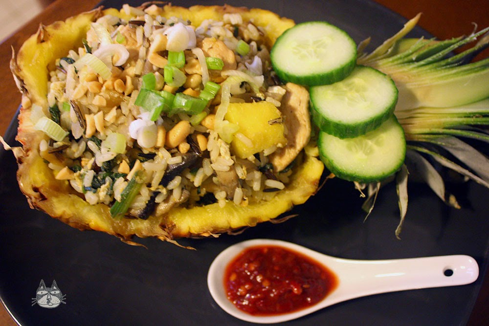 Makmah’s Present: Pineapple Fried&nbsp;Rice