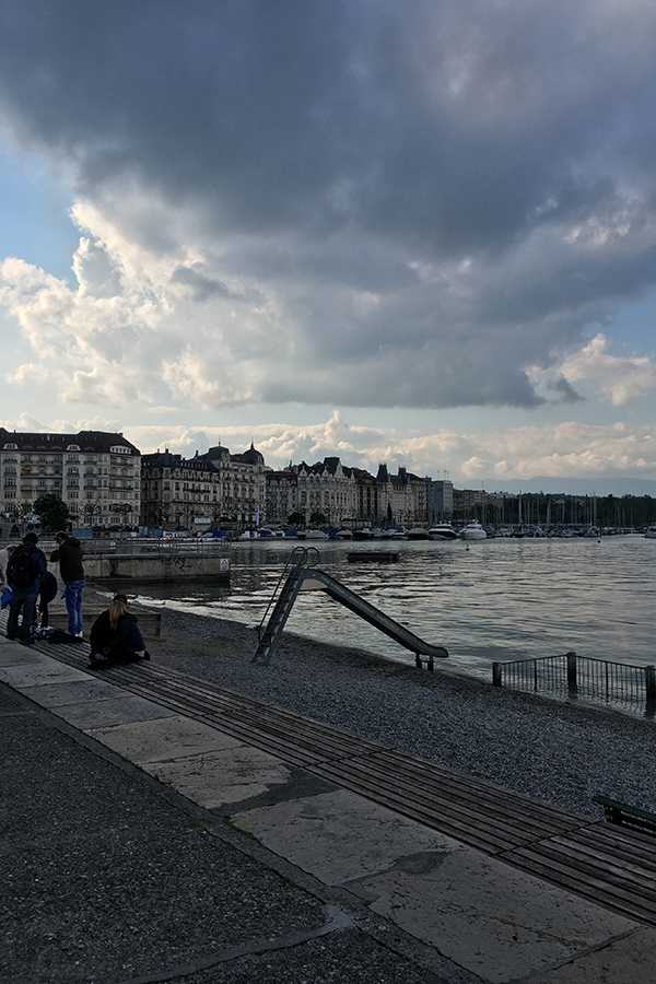 While the sun was setting by the lake 2016geneva04